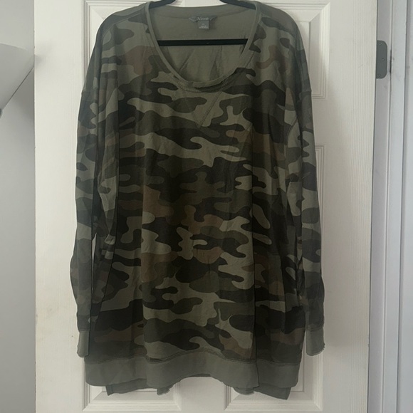 Natural Reflections Camo Oversized Tunic Style Top - Picture 1 of 6